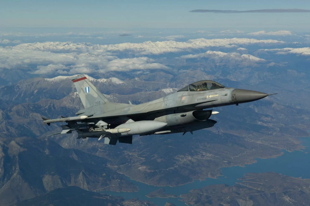 Ατύχημα με μαχητικό F-16 της 115 ΠΜ στα Χανιά: Βγήκε εκτός διαδρόμου - Σώοι οι πιλότοι!